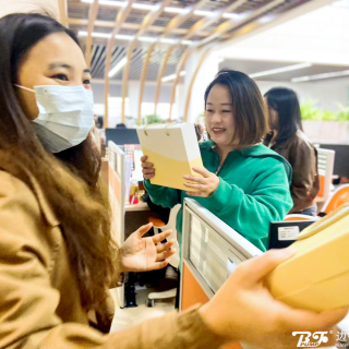 今天，是她的節(jié)日